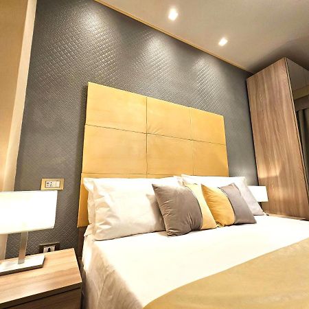 Astoria Supreme - Modern Boutique Suites Lecce Exteriör bild
