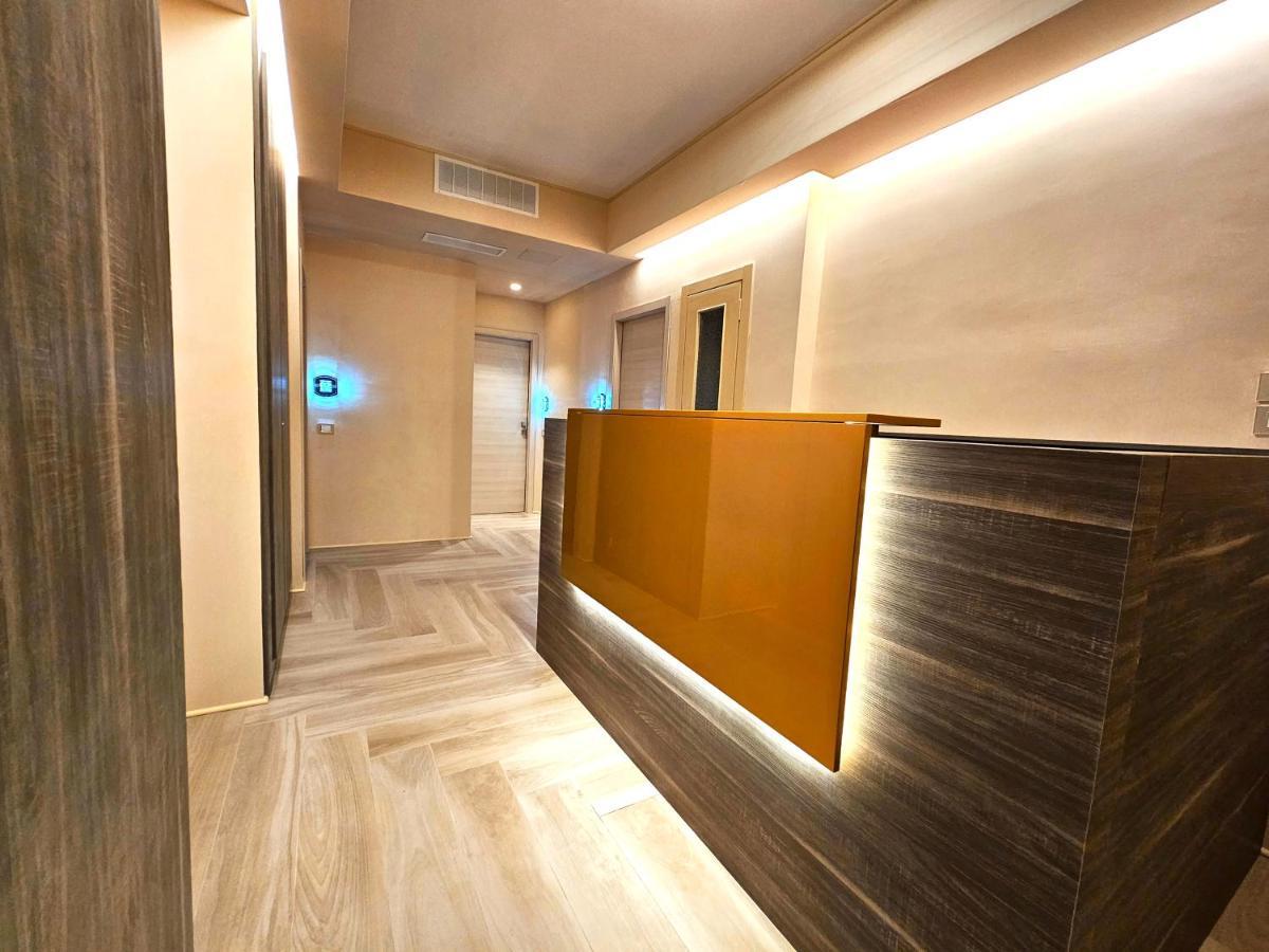 Astoria Supreme - Modern Boutique Suites Lecce Exteriör bild