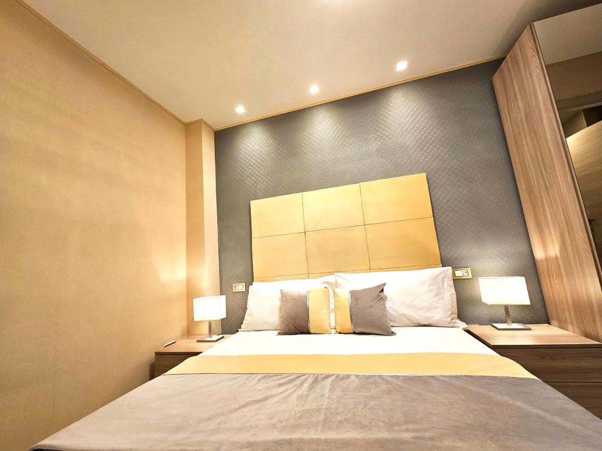 Astoria Supreme - Modern Boutique Suites Lecce Exteriör bild