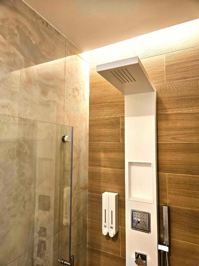 Astoria Supreme - Modern Boutique Suites Lecce Exteriör bild