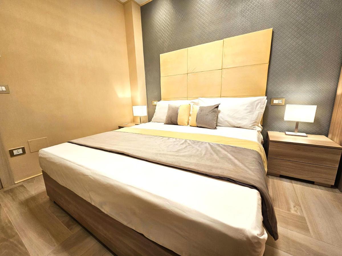 Astoria Supreme - Modern Boutique Suites Lecce Exteriör bild