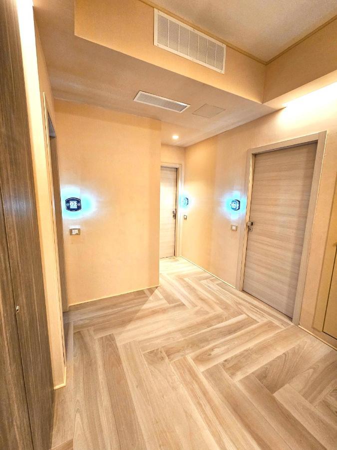 Astoria Supreme - Modern Boutique Suites Lecce Exteriör bild
