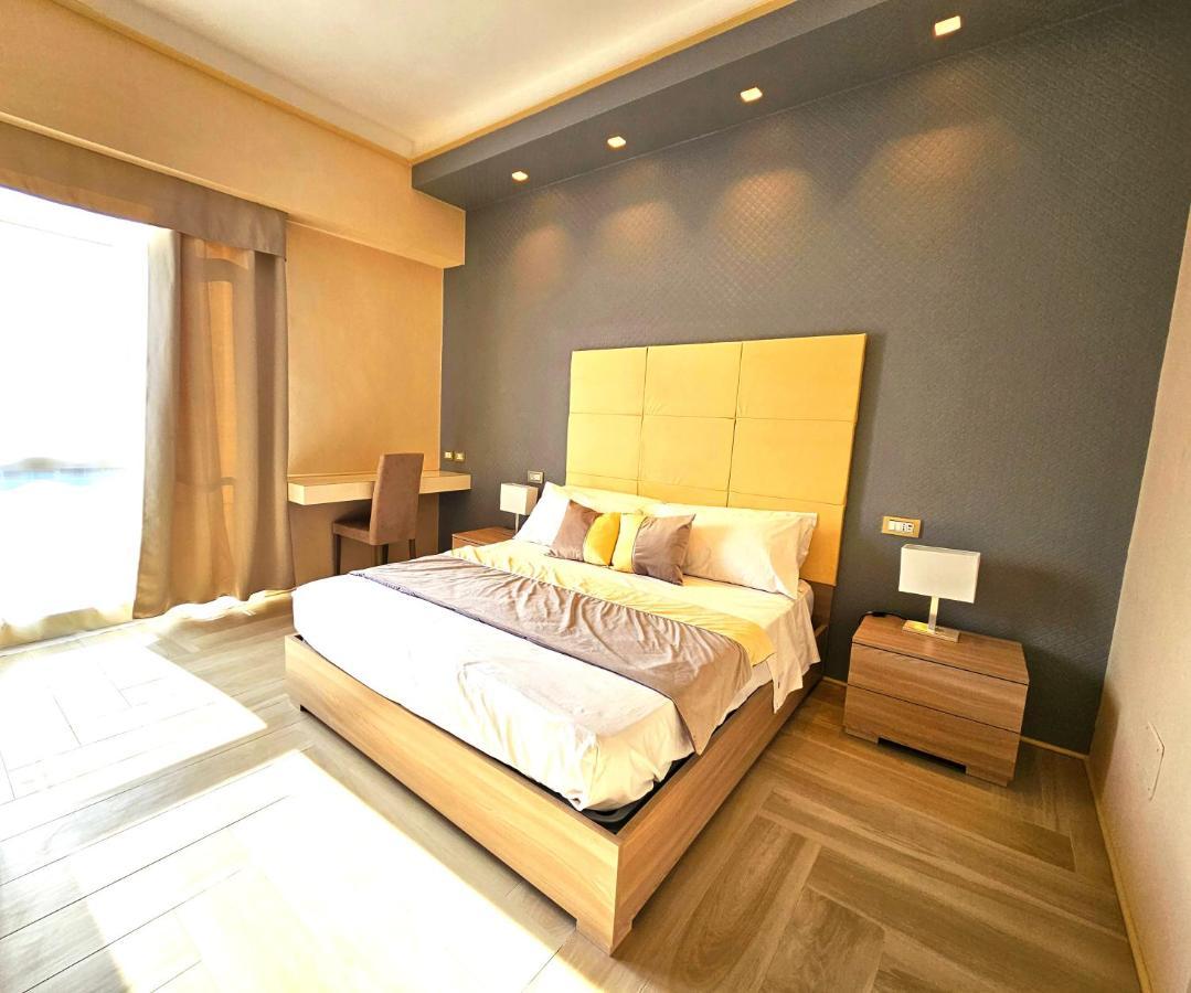 Astoria Supreme - Modern Boutique Suites Lecce Exteriör bild